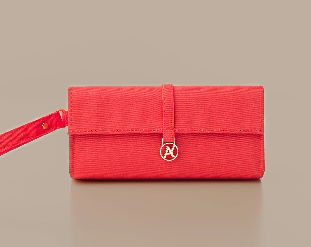 Feminine style Yalea Eyewear